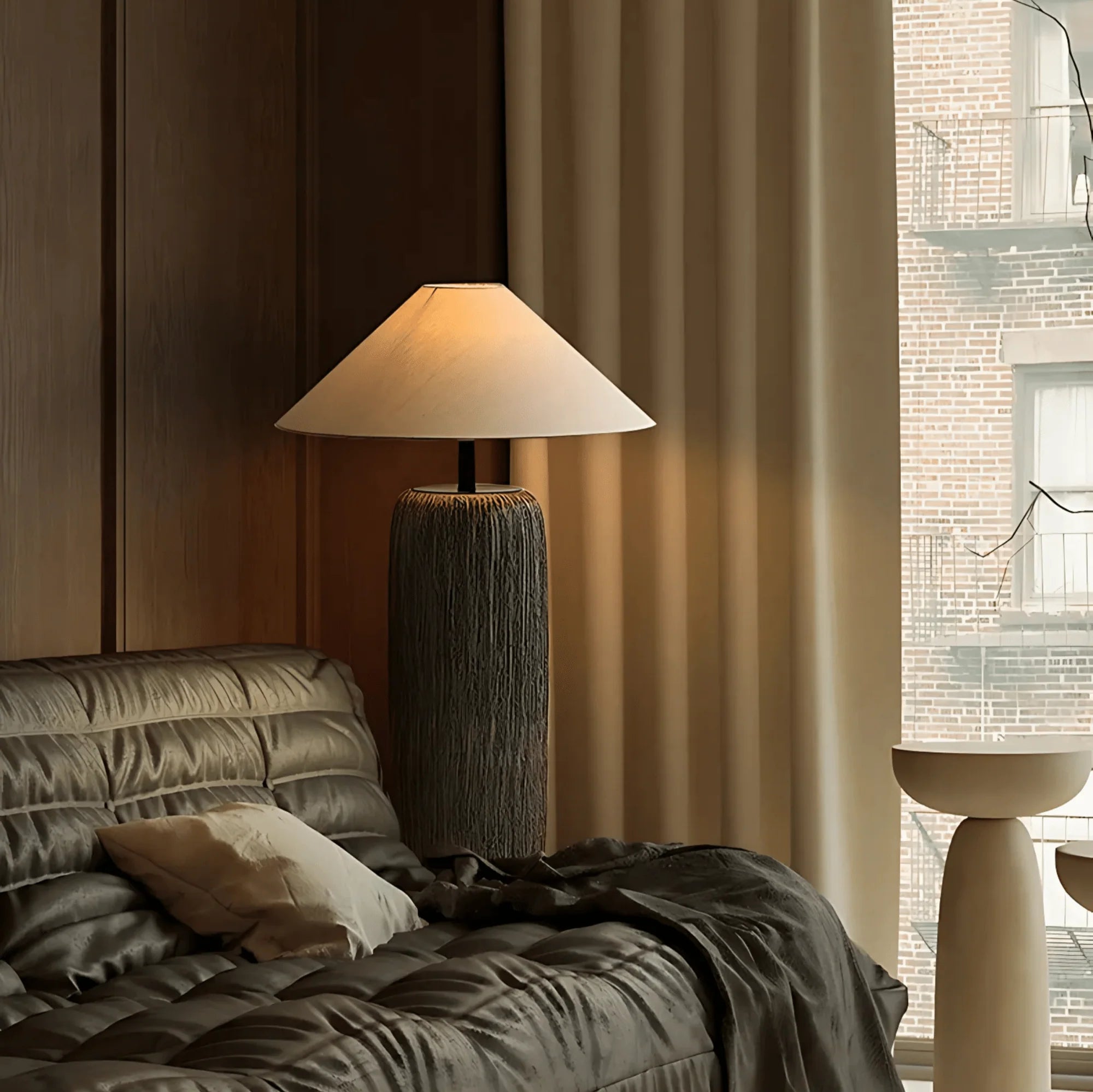 Dusk table lamp